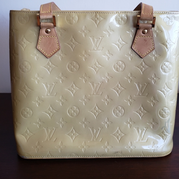 Louis Vuitton - Picture 16 of 16